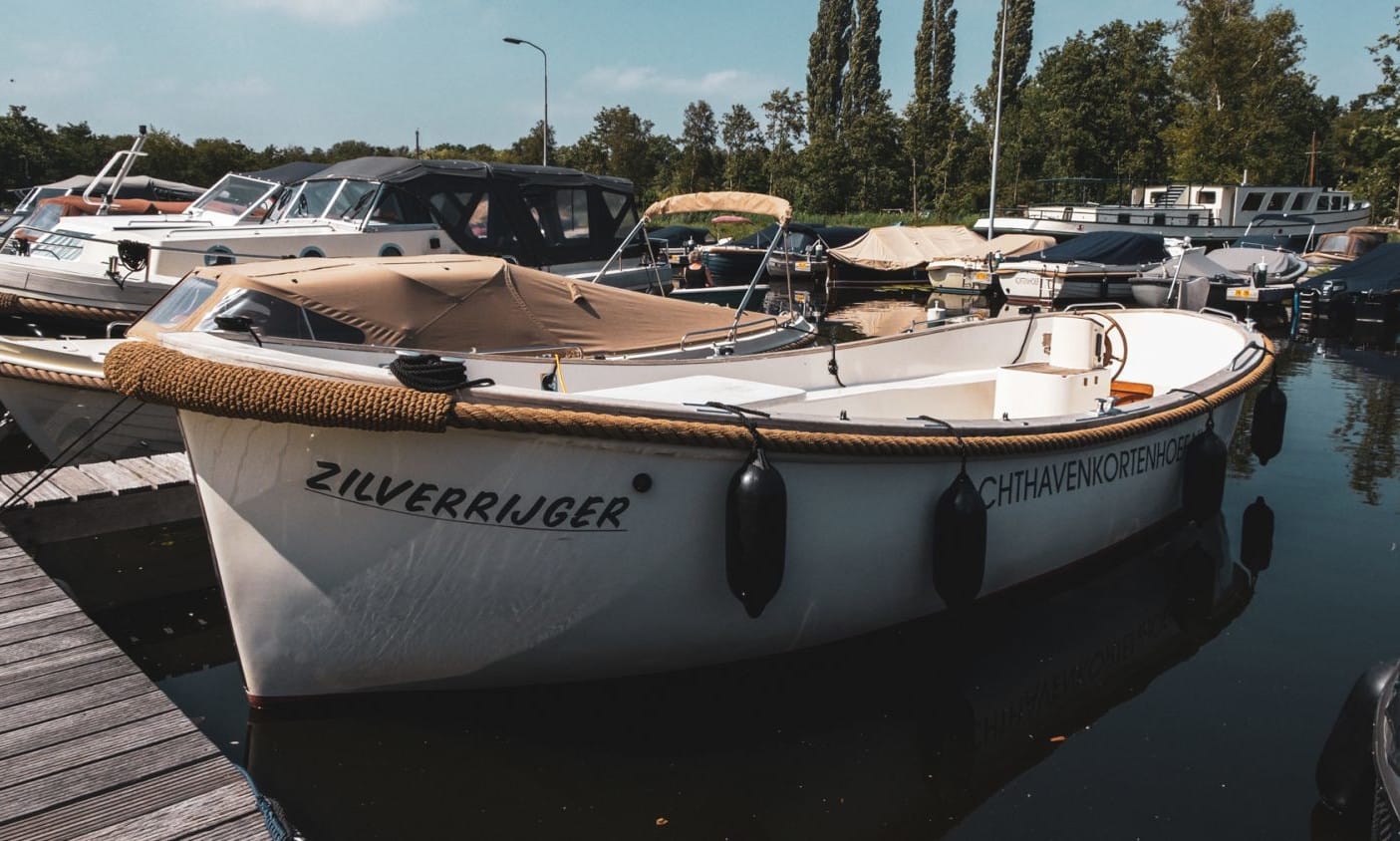 sloepverhuur-loosdrechtse-plassen-20-persoons-sloep-huren