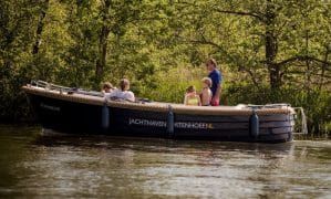 Sloepverhuur-loosdrechtse-plassen-8-persoons-sloep-huren