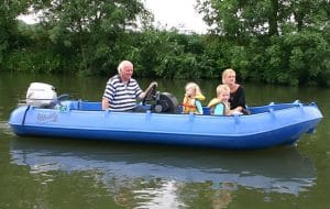 4-persoons-motorboot-huren-mook-bootverhuur-Whaly